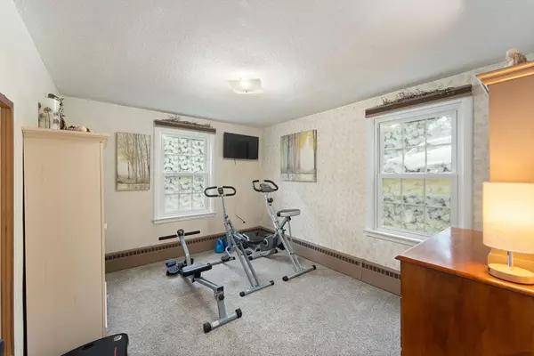 North Smithfield, RI 02896,25 Hillview Ave