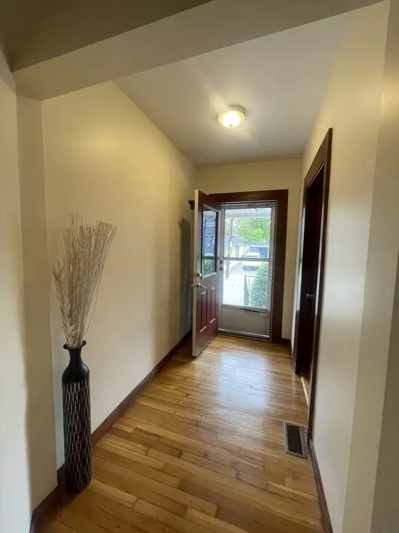 Medford, MA 02155,48 Chester Ave #1