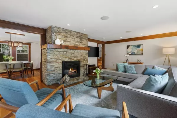 Newton, MA 02460,50 Grove Hill Pk