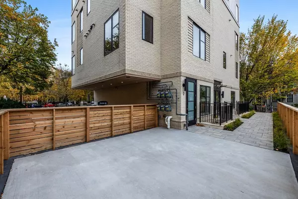 Cambridge, MA 02139,300 Franklin Street #2