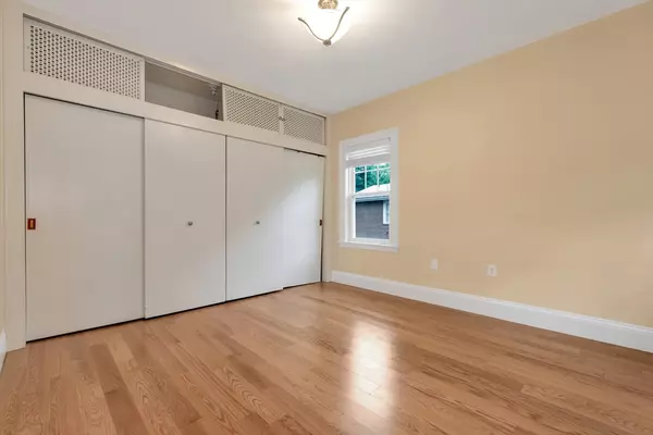 Newton, MA 02459,577 Commonwealth Ave #1