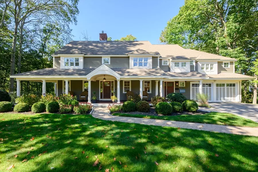 137 Fairoaks Ln, Cohasset, MA 02025