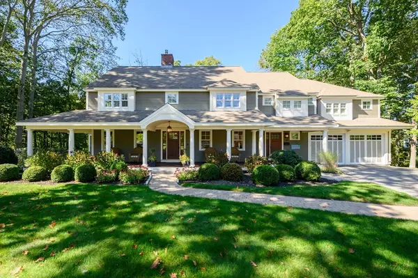137 Fairoaks Ln, Cohasset, MA 02025