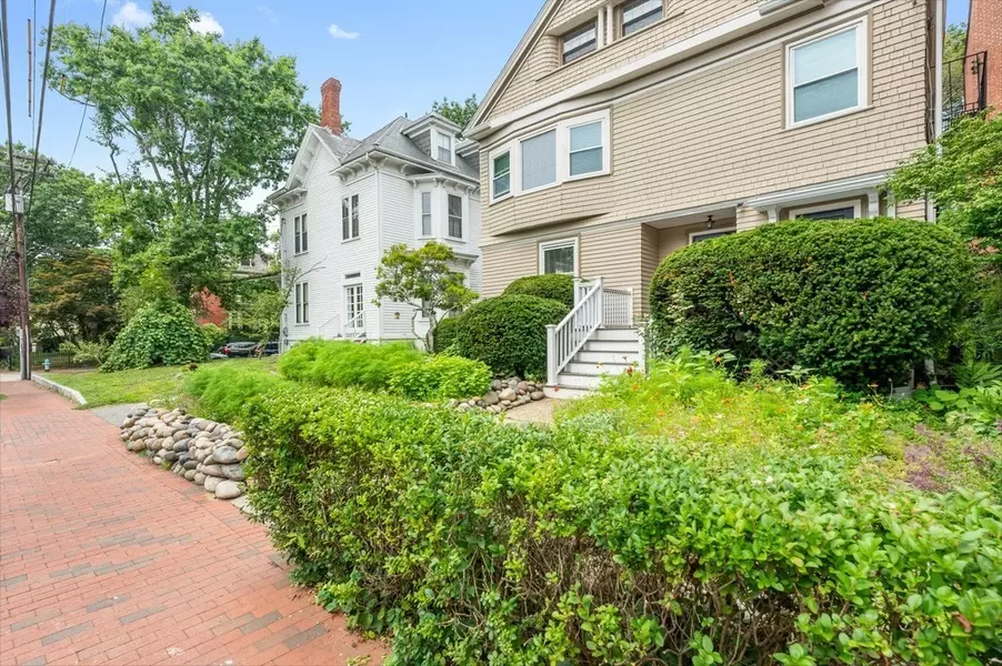 15-15A Forest Street, Cambridge, MA 02140