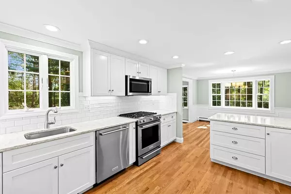 Norfolk, MA 02056,28 Grove St