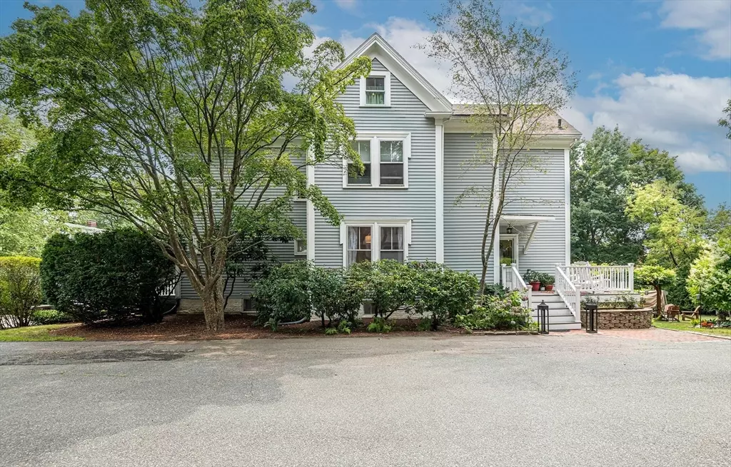Ipswich, MA 01938,20 Manning St #2