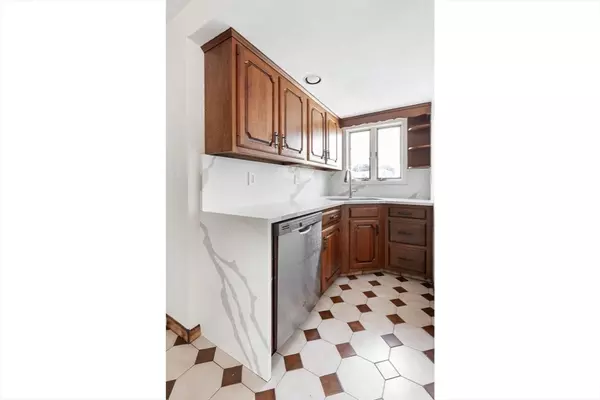 Everett, MA 02149,18 Bailey Street #1