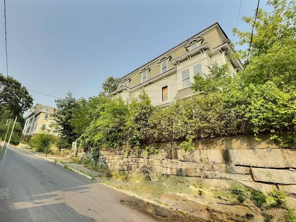 Fitchburg, MA 01420,13-15 Chestnut St