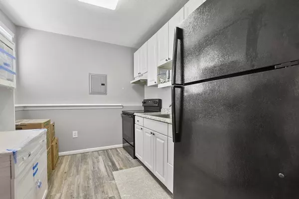 Waltham, MA 02453,180-A River Street #10