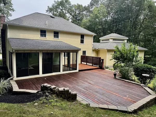 Tyngsborough, MA 01879,8 Vermont Rd