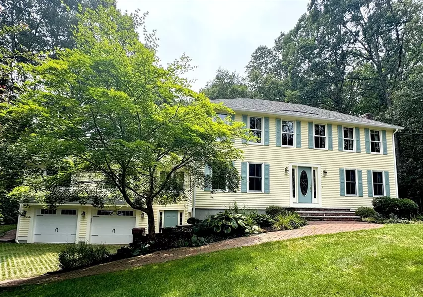 8 Vermont Rd, Tyngsborough, MA 01879