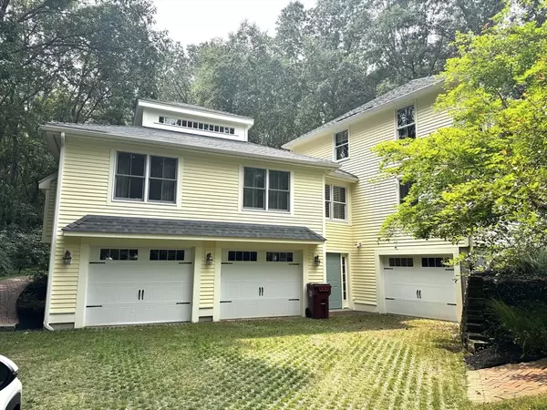 Tyngsborough, MA 01879,8 Vermont Rd