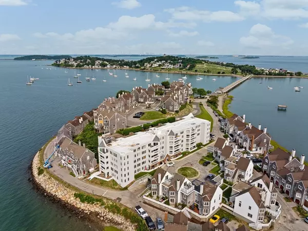 1 Commodore Ct #305, Hull, MA 02045