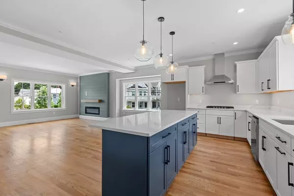 Mansfield, MA 02048,22 Pleasant #A