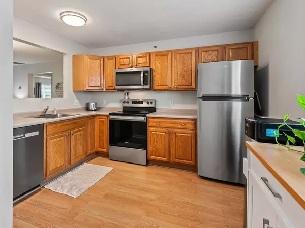 Worcester, MA 01604,330 Sunderland Road #56