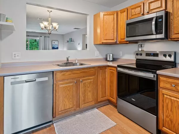 Worcester, MA 01604,330 Sunderland Road #56