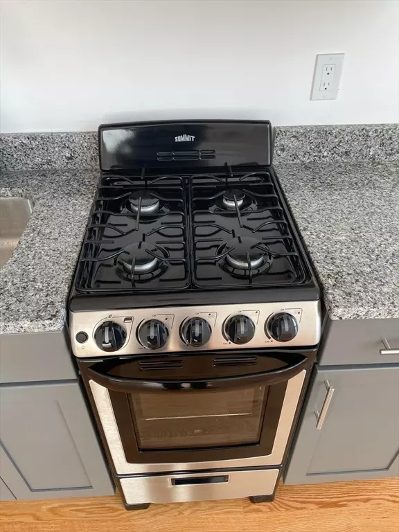 Lynn, MA 01901,64 Market St #504