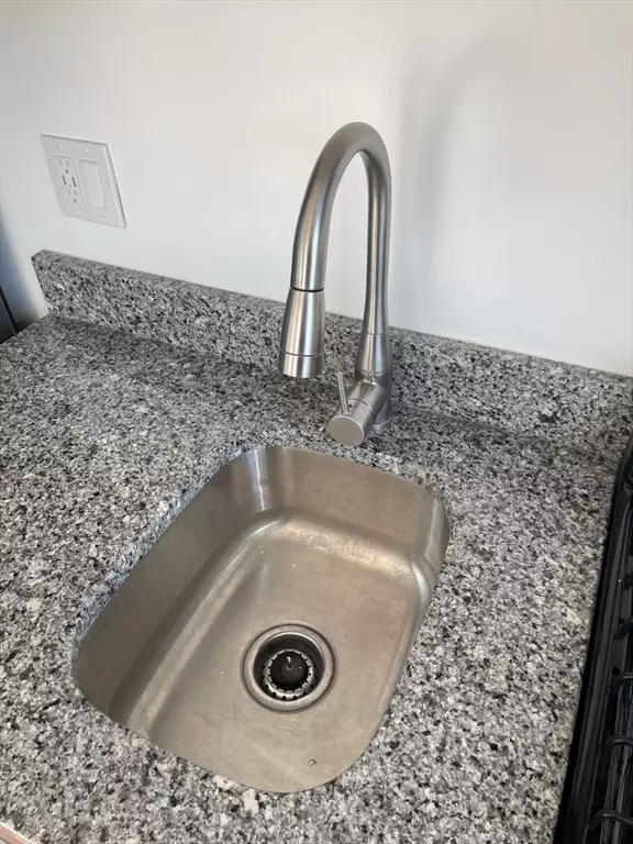 Lynn, MA 01901,64 Market St #504