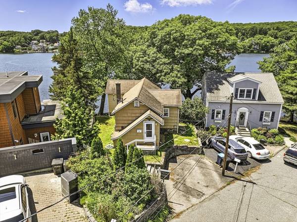 35 Canna Dr, Shrewsbury, MA 01545