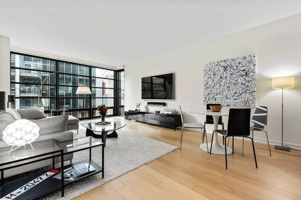 Boston, MA 02111,580 Washington #611