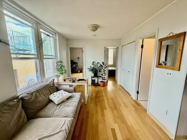 Boston, MA 02113,1 Noyes Place #8