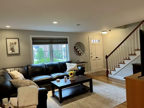 Wellesley, MA 02482,37 Linden Street #27