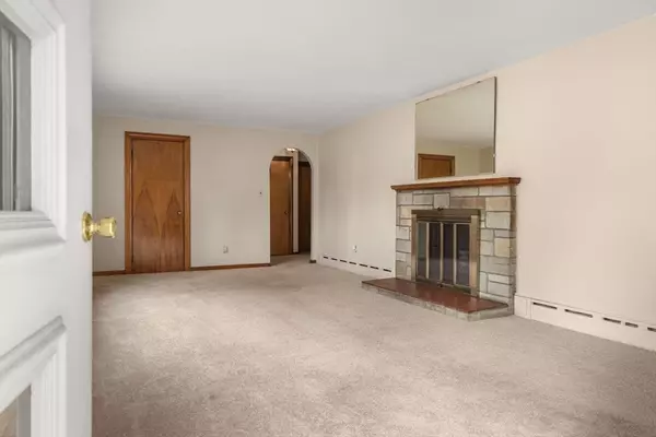 Franklin, MA 02038,54 Pine Ridge Dr