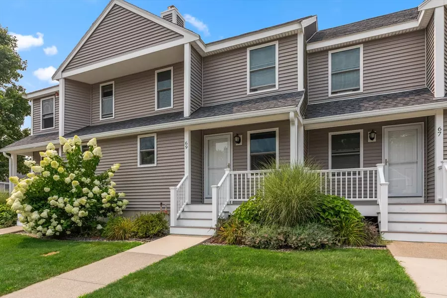 69 Sycamore Dr #69, Leominster, MA 01453