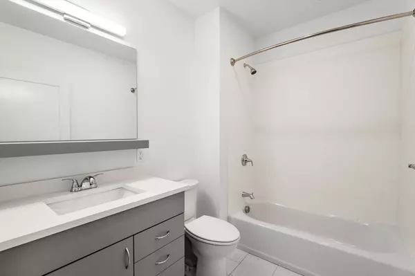 Brookline, MA 02446,40 Centre St #407