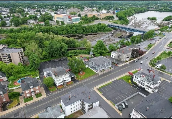 Lowell, MA 01854,298 Pawtucket Street #2