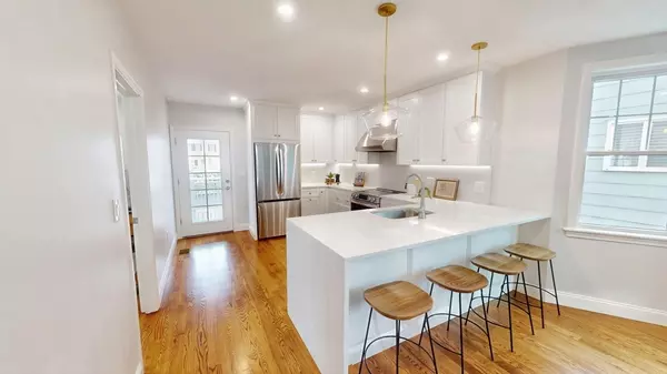 Medford, MA 02155,10 Lewis St #2