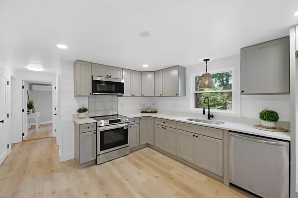 Wareham, MA 02632,12 Chippewa Dr