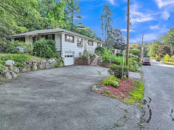 West Boylston, MA 01583,20 Hawthorne Dr