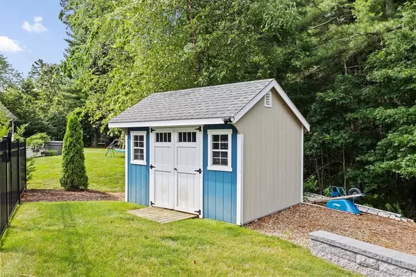 Carver, MA 02330,22 Redtail Ln