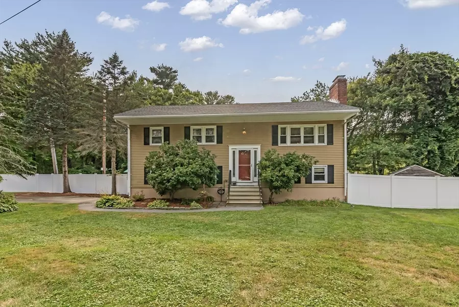 11 Brookside Lane, Burlington, MA 01803