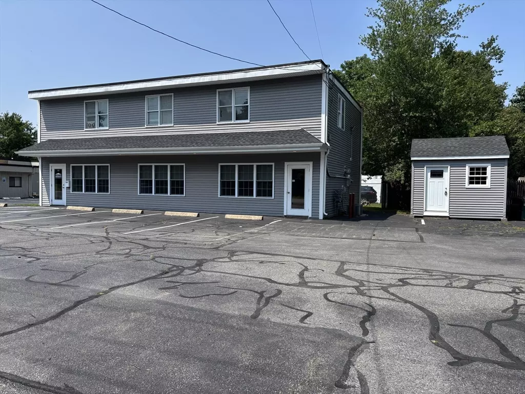 Seekonk, MA 02771,824 Taunton Ave