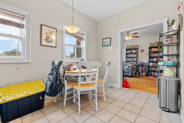 Waltham, MA 02453,84 South St #3