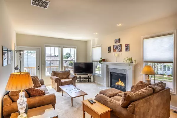 Holliston, MA 01746,104 Brooksmont Dr #104