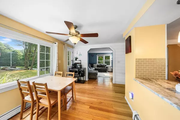 Sutton, MA 01590,66 Buttonwood Ave