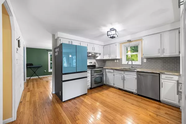 Sutton, MA 01590,66 Buttonwood Ave