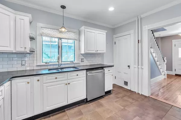Framingham, MA 01702,11 Gilbert St