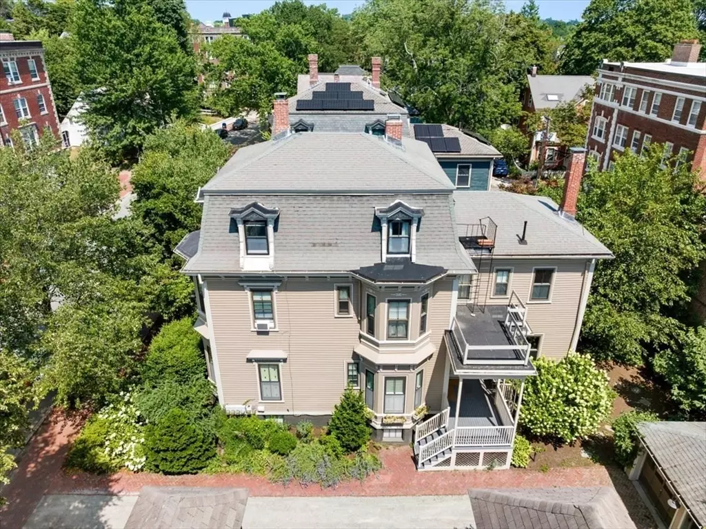 Cambridge, MA 02138,26 Linnaean Street #3