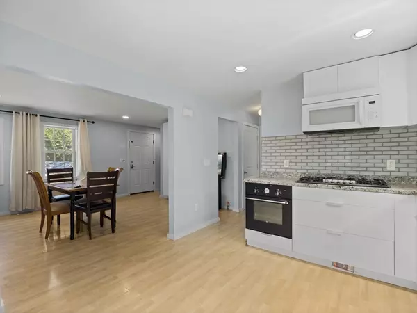 Abington, MA 02351,7 Green St