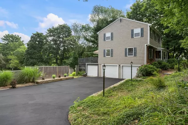 Millis, MA 02054,18 Village St