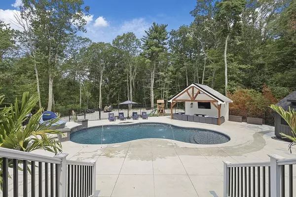 Mendon, MA 01756,5 Hartford Ave W