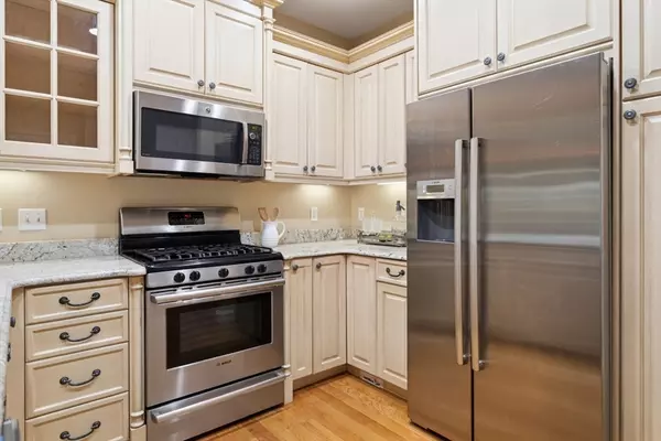 Lynnfield, MA 01940,900 Lynnfield Street #33