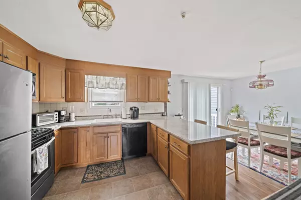 Randolph, MA 02368,4 Franklin Sq #L