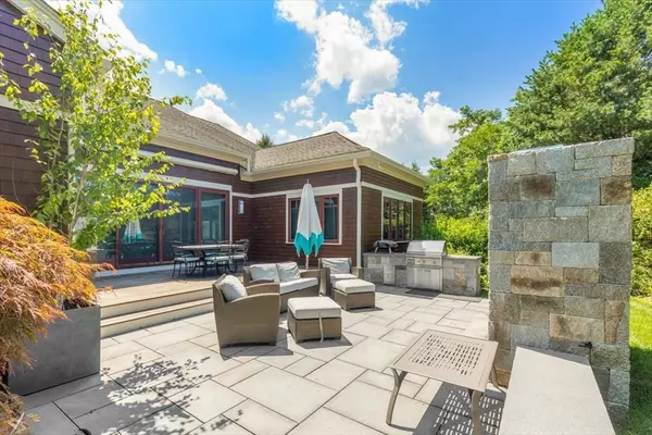 Hingham, MA 02043,2 Black Rock Dr #21