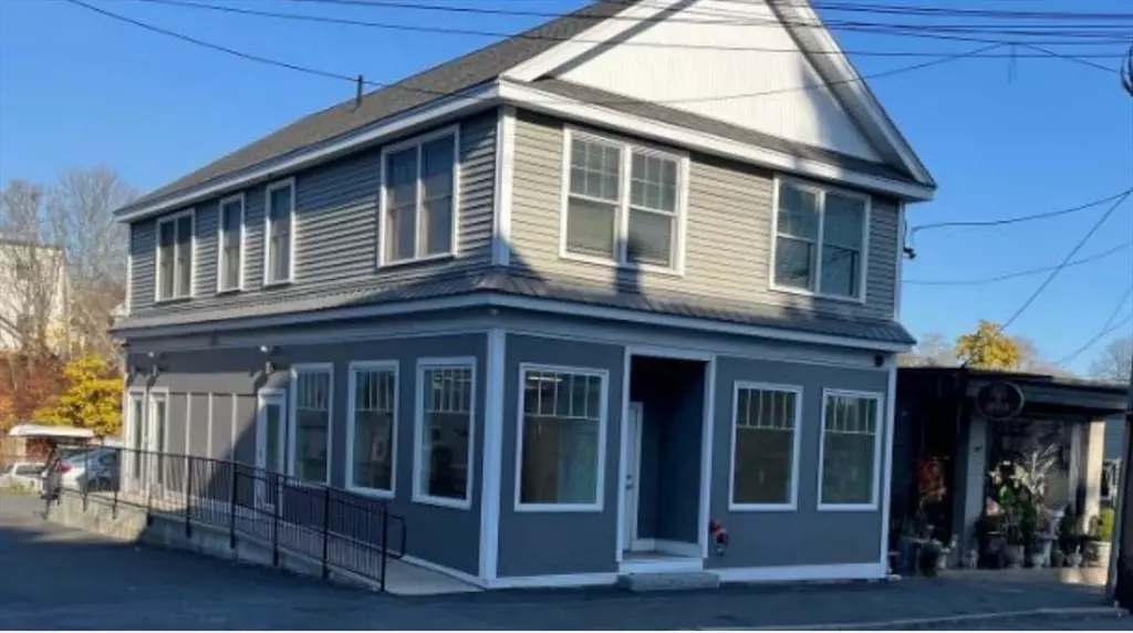 149 Pleasant St, Marblehead, MA 01945