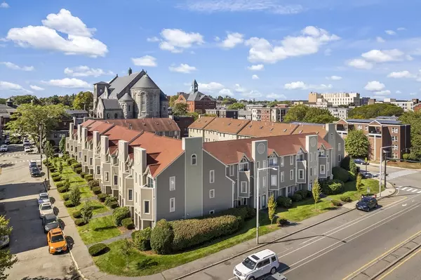 Lowell, MA 01854,70 Austin St #15